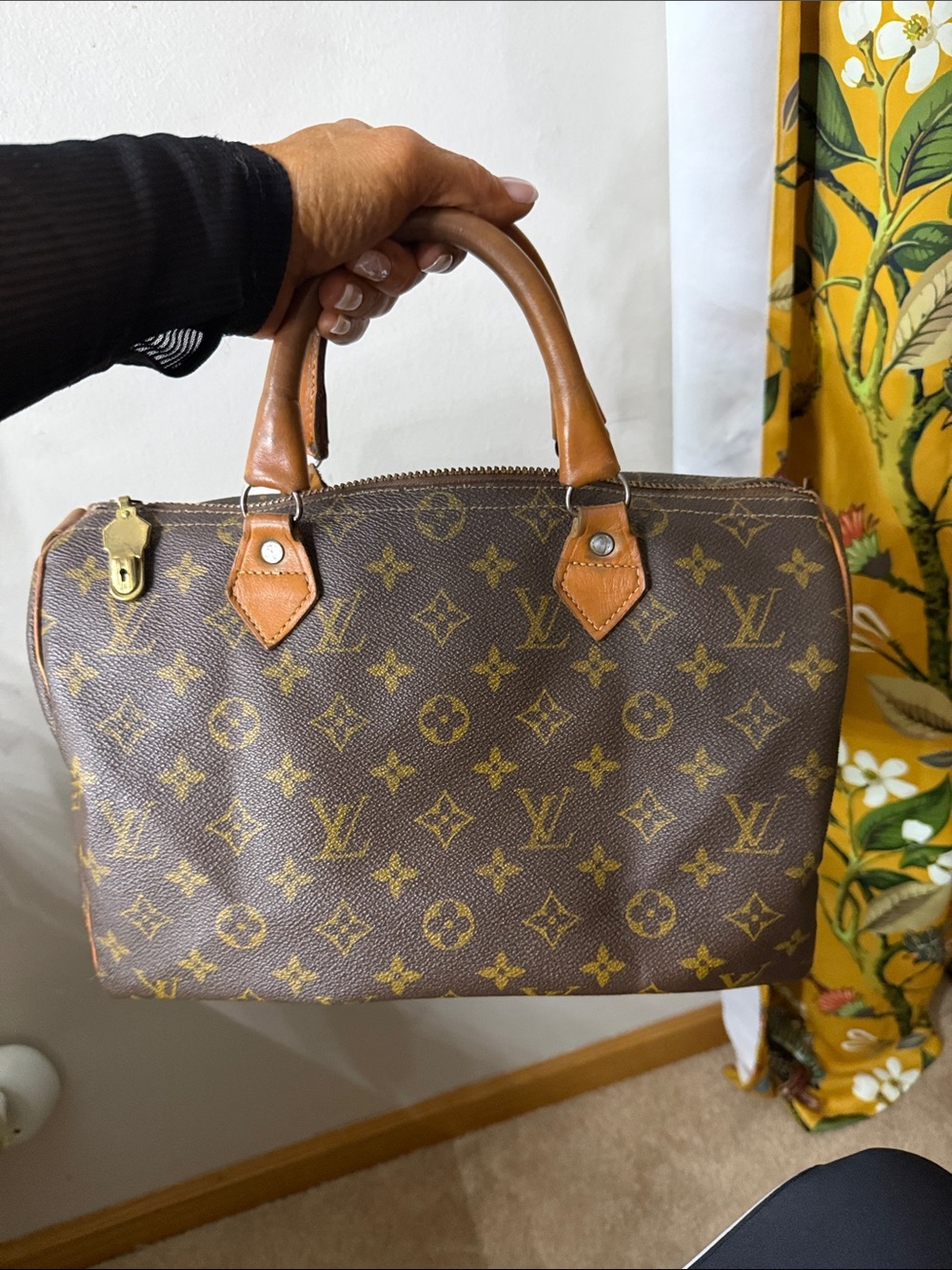 Authentic Vintage Louis Vuitton speedy 35